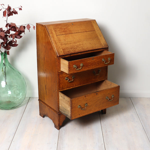 antique_english_oak_20th_century_bureau