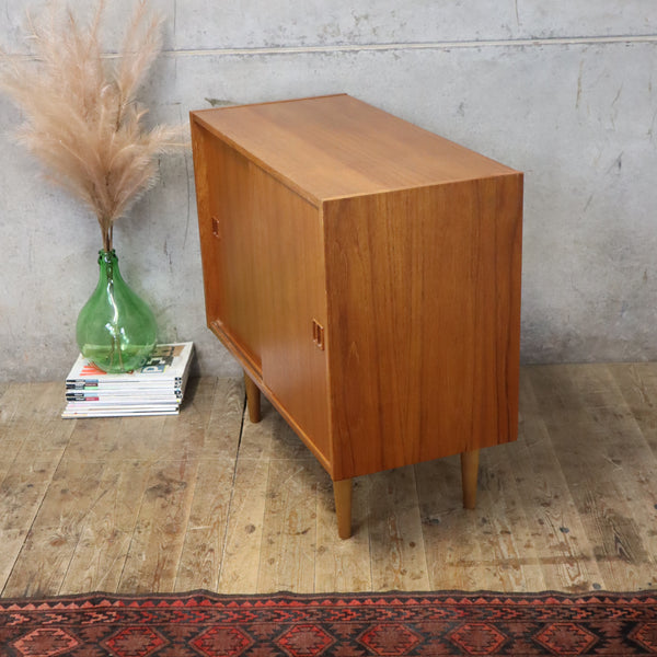 mid_century_teak_vintage_cabinet_sideboard_scandinavian