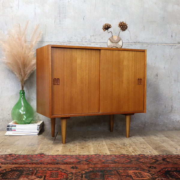 mid_century_teak_vintage_cabinet_sideboard_scandinavian