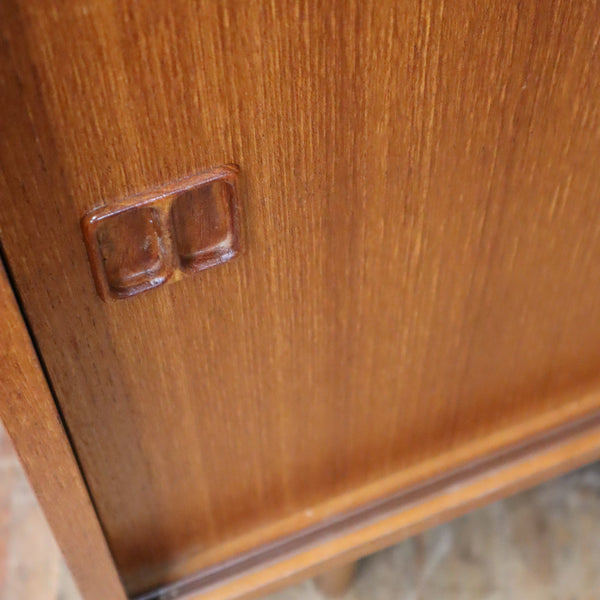 mid_century_teak_vintage_cabinet_sideboard_scandinavian