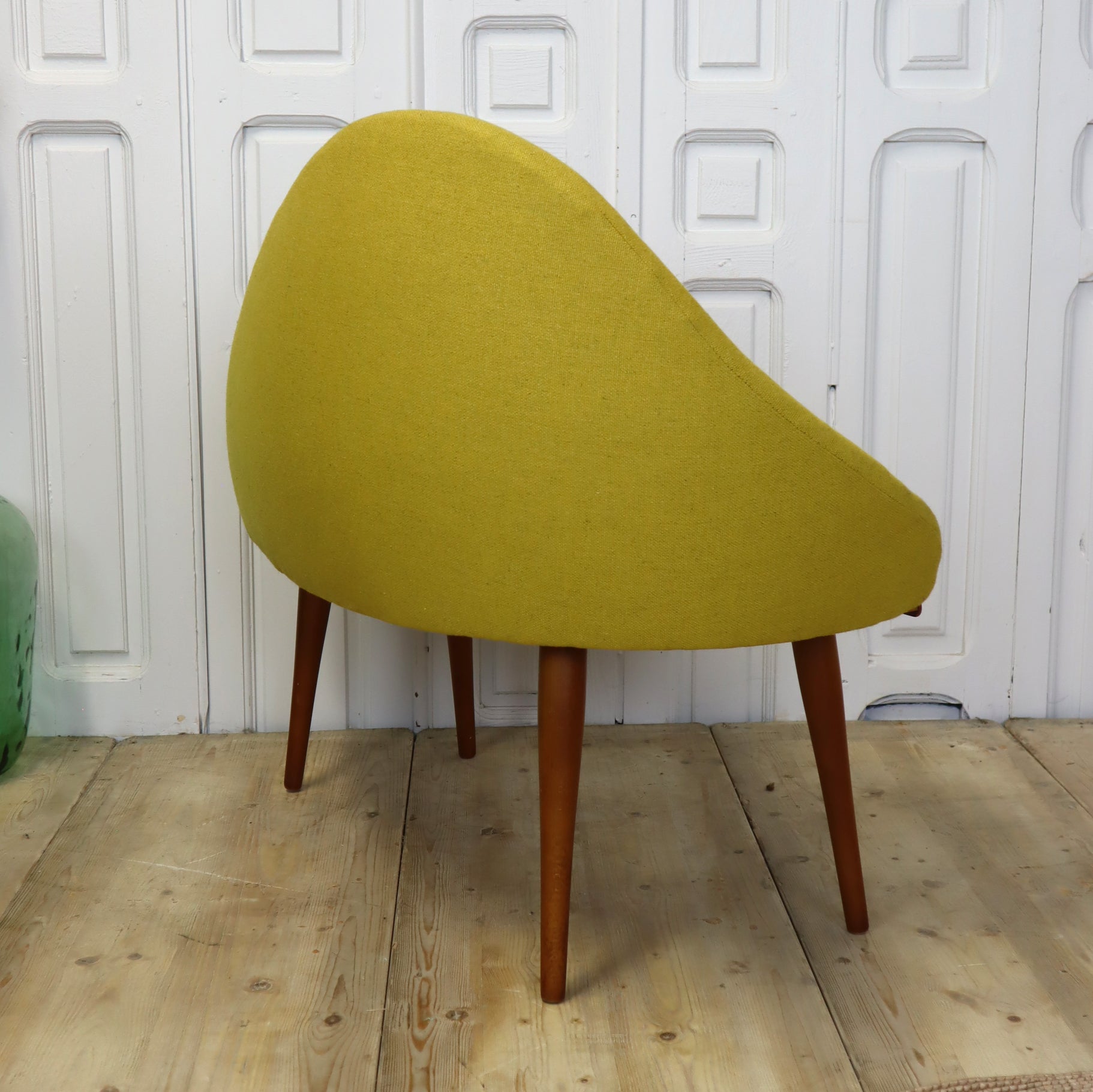 Chippy Heath Curved Upholstered Mustard Telephone Seat 010824
