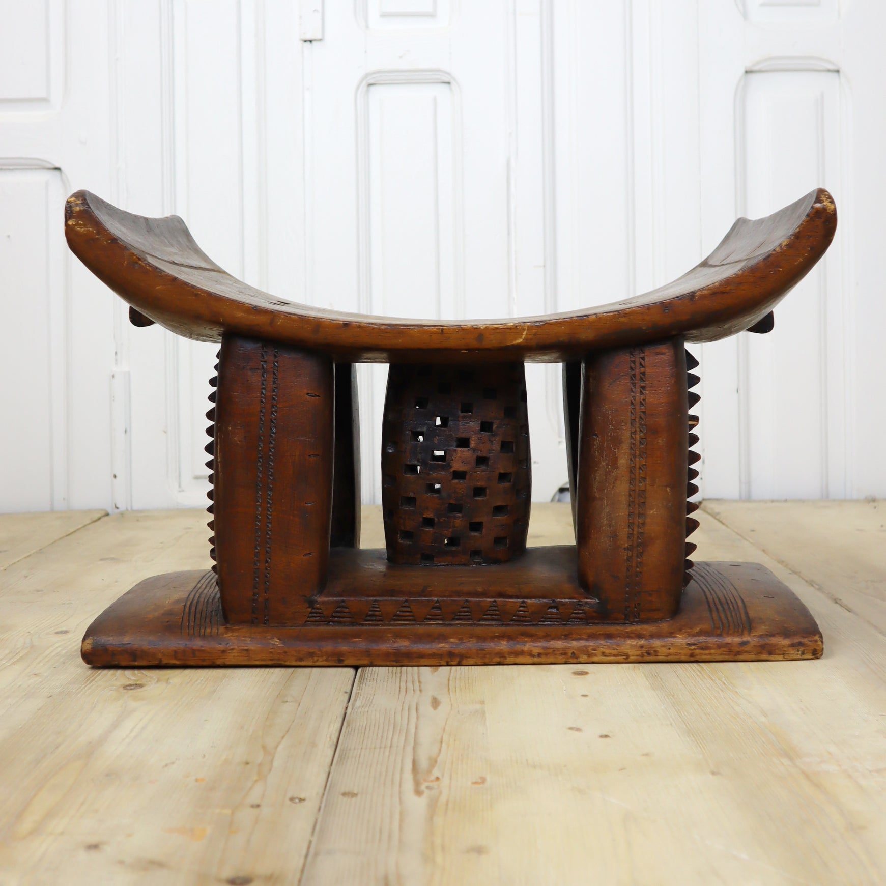 Vintage African Hand Carved Ashanti Stool 0207e – Mustard Vintage