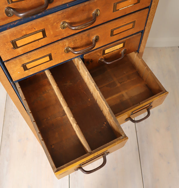 vintage_apothecary_drawers_cabinet_wooden_multi_drawers