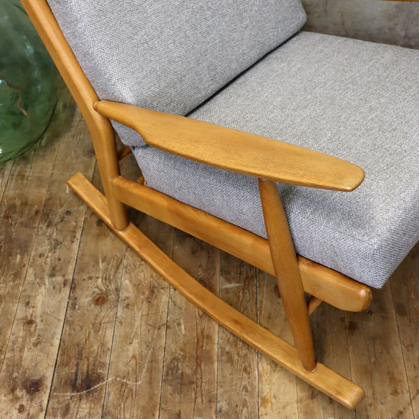 vintage_mid_century_scandart_rocking_chair