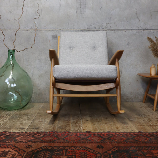 vintage_mid_century_scandart_rocking_chair