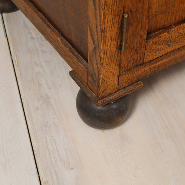 vintage_oak_rustic_kitchen_dresser