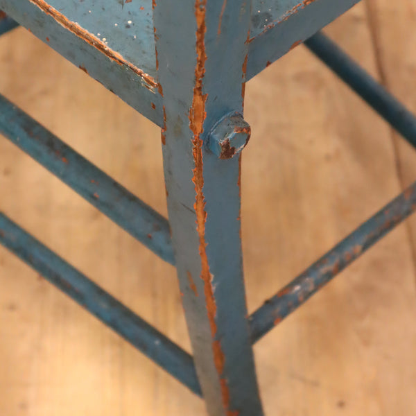 vintage_painted_blue_rustic_cafe_restaurant_chairs