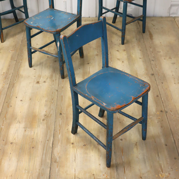 vintage_painted_blue_rustic_cafe_restaurant_chairs