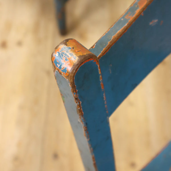 vintage_painted_blue_rustic_cafe_restaurant_chairs