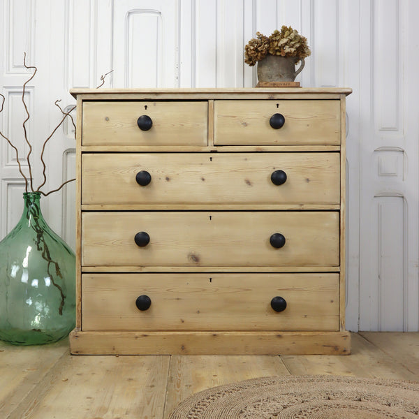 vintage_rustic_pine_country_home_chest_of_drawers