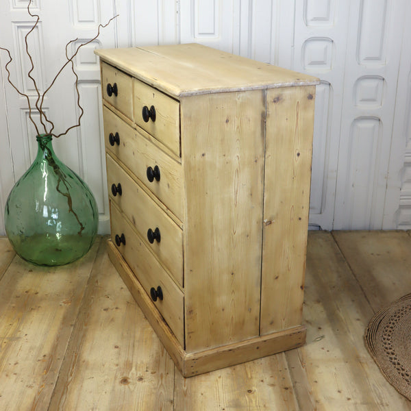 vintage_rustic_pine_country_home_chest_of_drawers