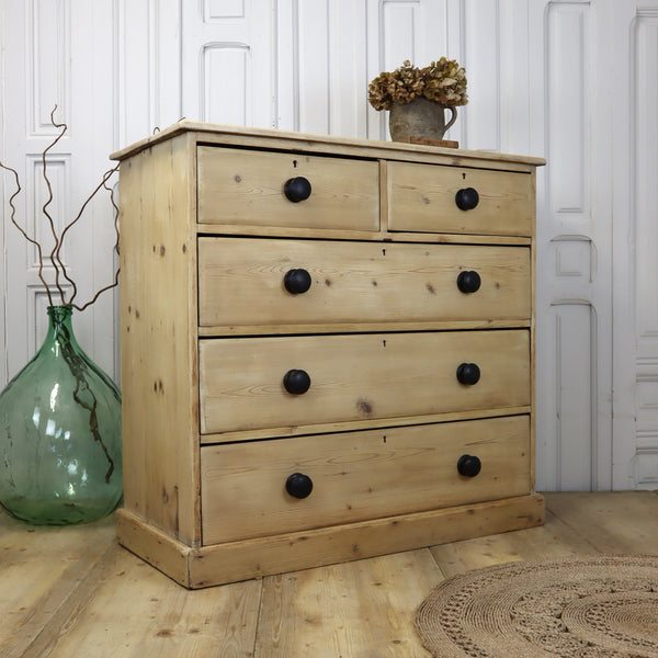 vintage_rustic_pine_country_home_chest_of_drawers