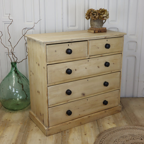 vintage_rustic_pine_country_home_chest_of_drawers