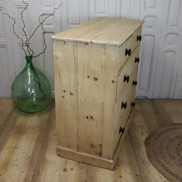 vintage_rustic_pine_country_home_chest_of_drawers