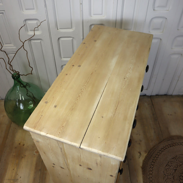 vintage_rustic_pine_country_home_chest_of_drawers