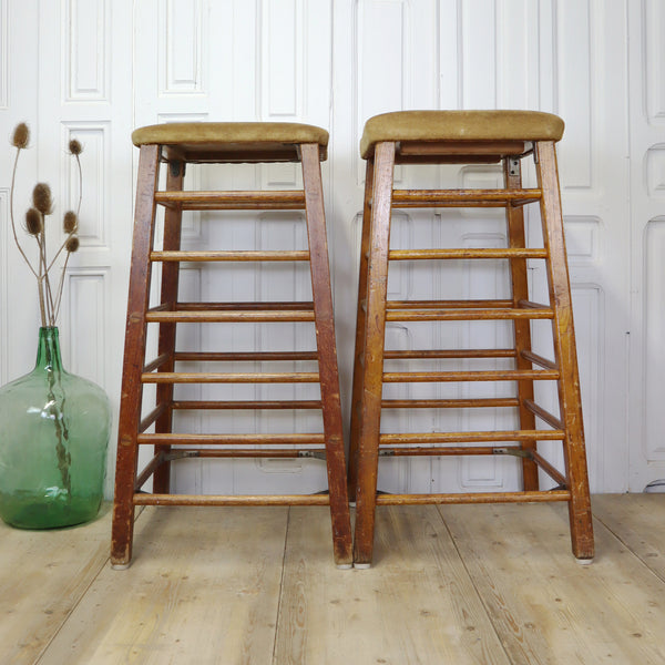 vintage_school_gym_vault_pommel_stool.retail_display.