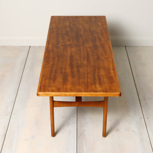 vintage_walnut_midcentury_coffee_table