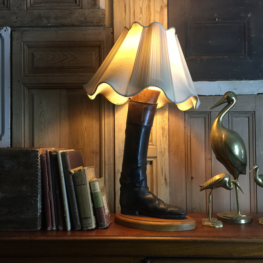 vintage_quirky_leather_boot_lamp_lighting