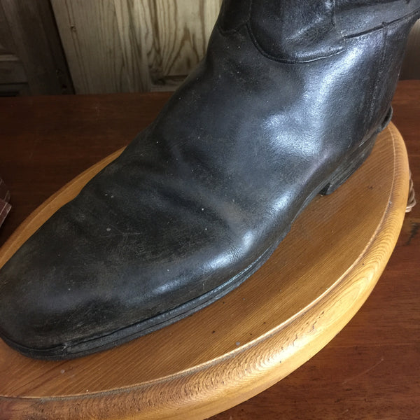 vintage_quirky_leather_boot_lamp_lighting