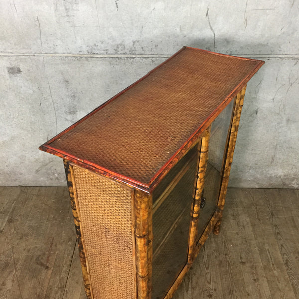 vintage_bohemian_boho_bamboo_display_drinks_cabinet