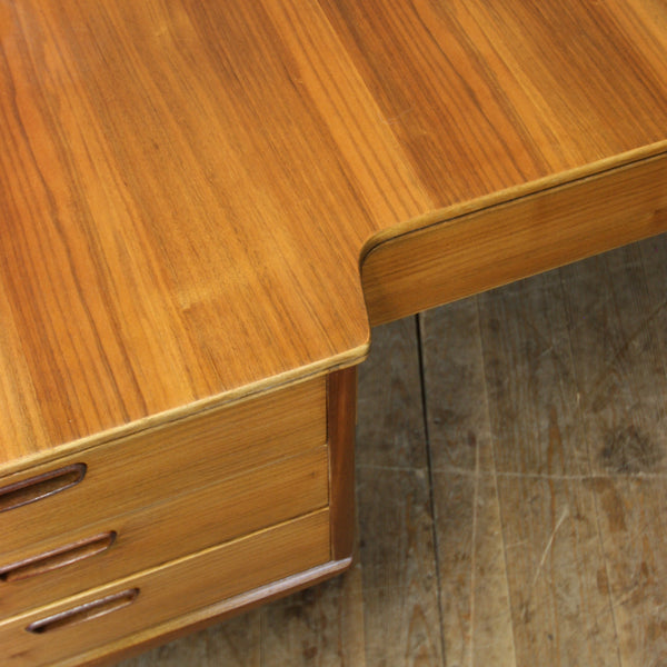 mid_century_alfred_cox_vintage_dressing_table