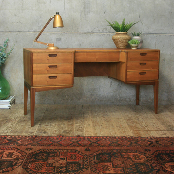 mid_century_alfred_cox_vintage_dressing_table