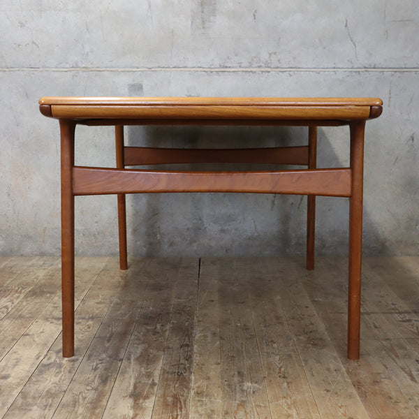 mid_century_arne_hovmand_olsen_teak_danish_dining_table