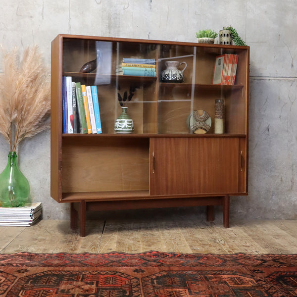 mid_century_beaver_&_tapley_display_cabinet
