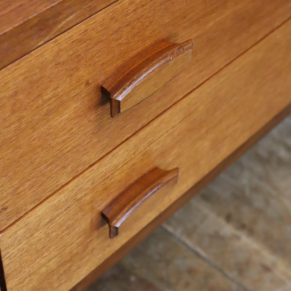 Mid Century G-Plan Quadrille Teak Chest of Drawers / Sideboard - 0402l