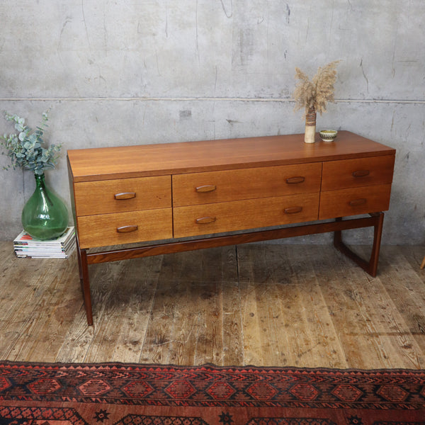Mid Century G-Plan Quadrille Teak Chest of Drawers / Sideboard - 0402l