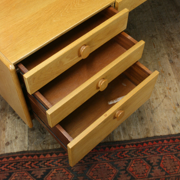 mid_century_meredew_vintage_dressing_table