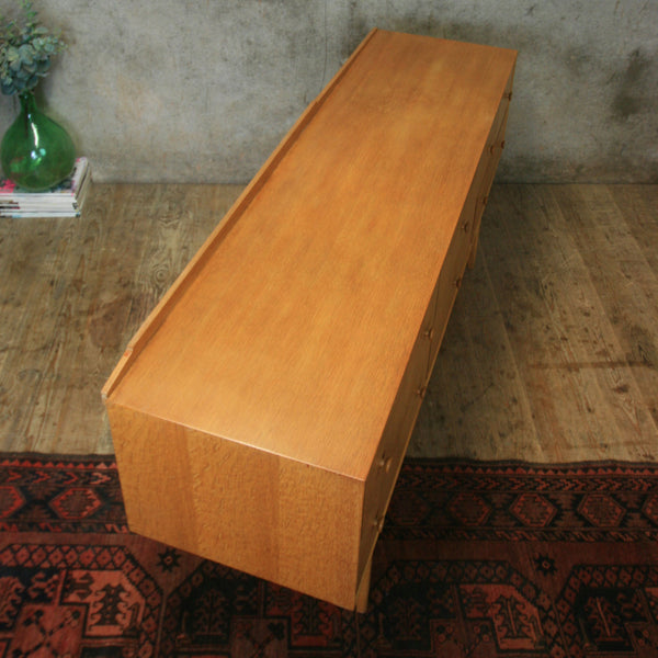 mid_century_oak_meredew_sideboard_vintage_drawers