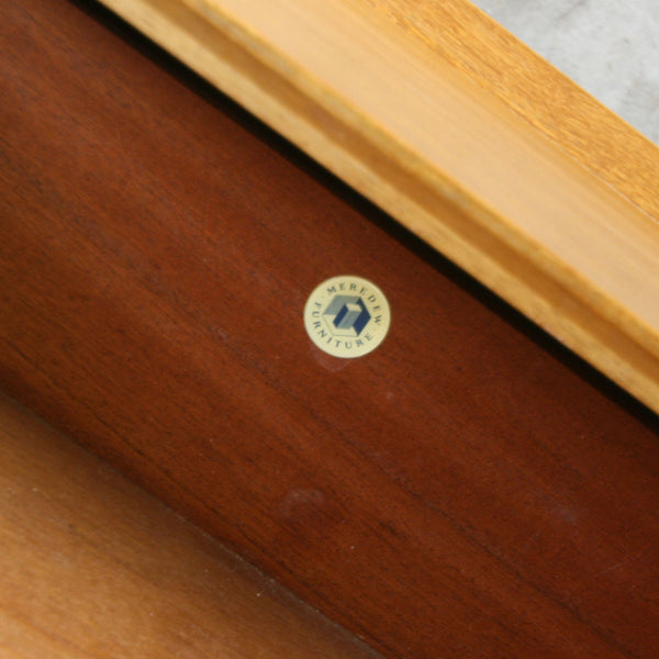 mid_century_oak_meredew_sideboard_vintage_drawers