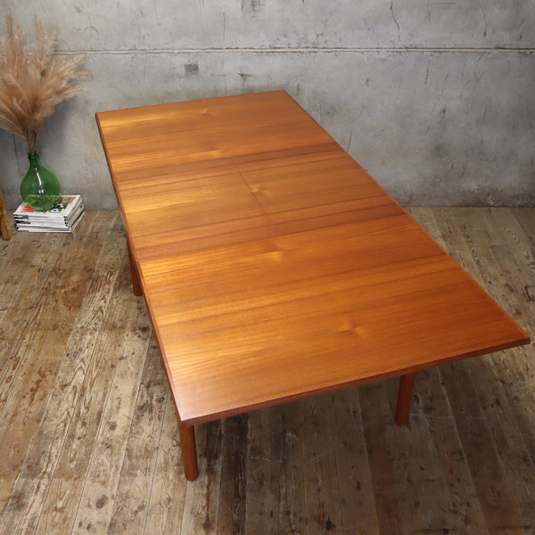 Mid Century Teak Extending Dining Table - 2511f