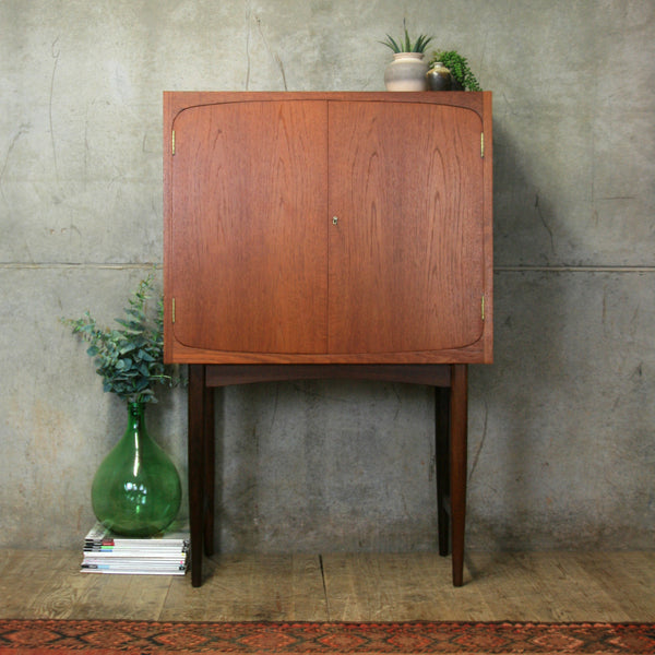 mid_century_teak_danish_cocktail_drinks_cabinet