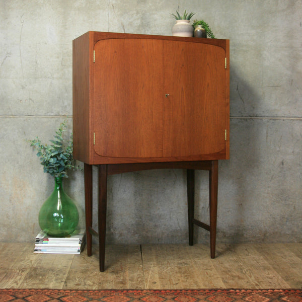 mid_century_teak_danish_cocktail_drinks_cabinet