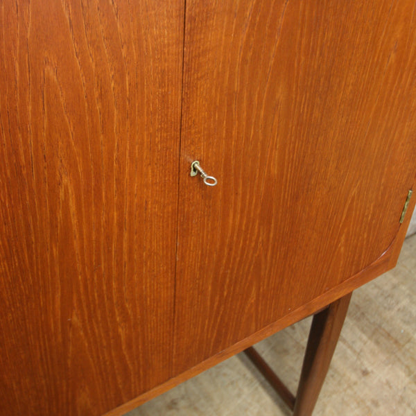 mid_century_teak_danish_cocktail_drinks_cabinet