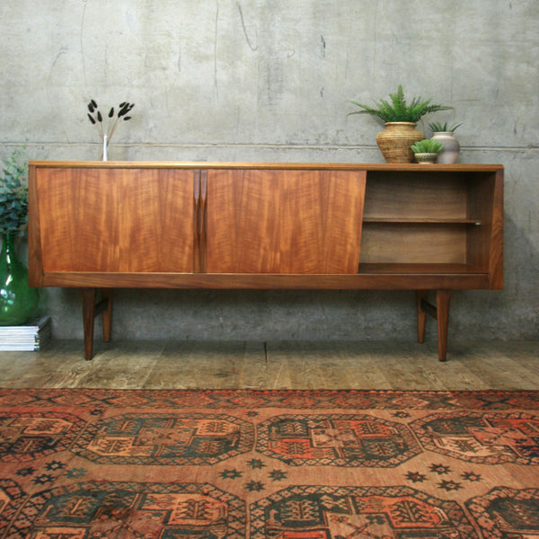 mid_century_teak_elliots_of-newbury_sideboardmid_century_teak_elliots_of-newbury_sideboard