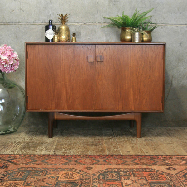 mid_century_teak_g_plan_kofod-larsen_cabinet