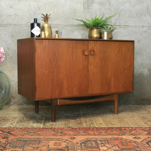 mid_century_teak_g_plan_kofod-larsen_cabinet