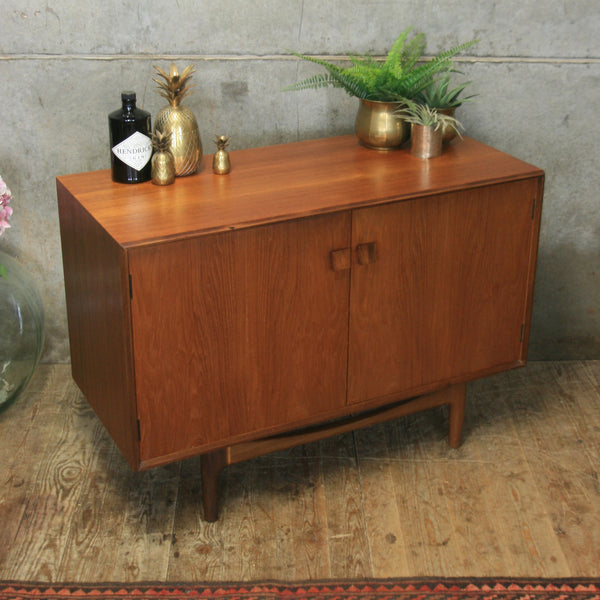 mid_century_teak_g_plan_kofod-larsen_cabinet