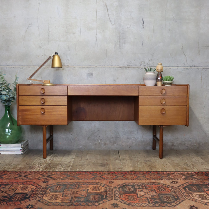 mid_century_teak_meredew_dressing_table