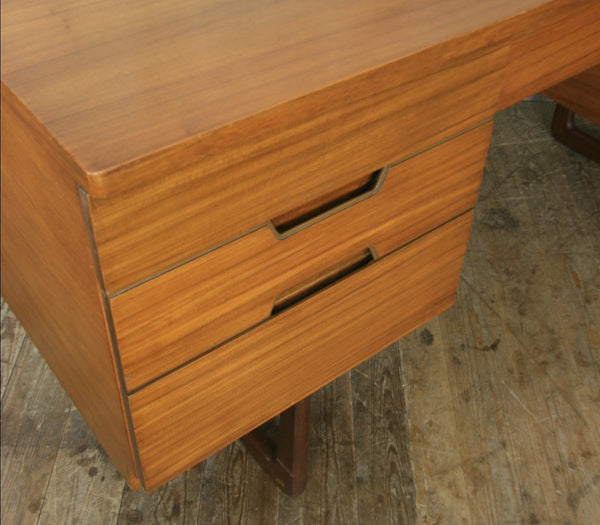 mid_century_teak_uniflex_gunther_hoffstead