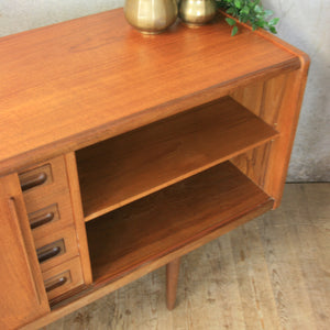 mid_century_teak_vintage_sideboard_cabinet