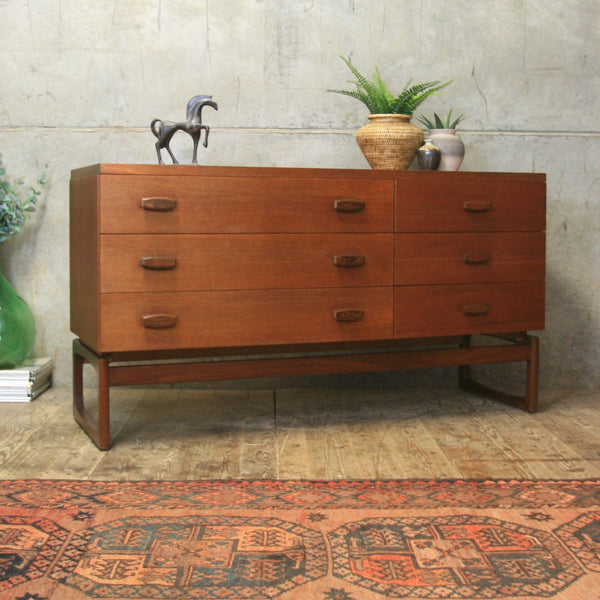 mid_century_vintage_teak_g_plan_quadrille_chest_drawers_sideboard