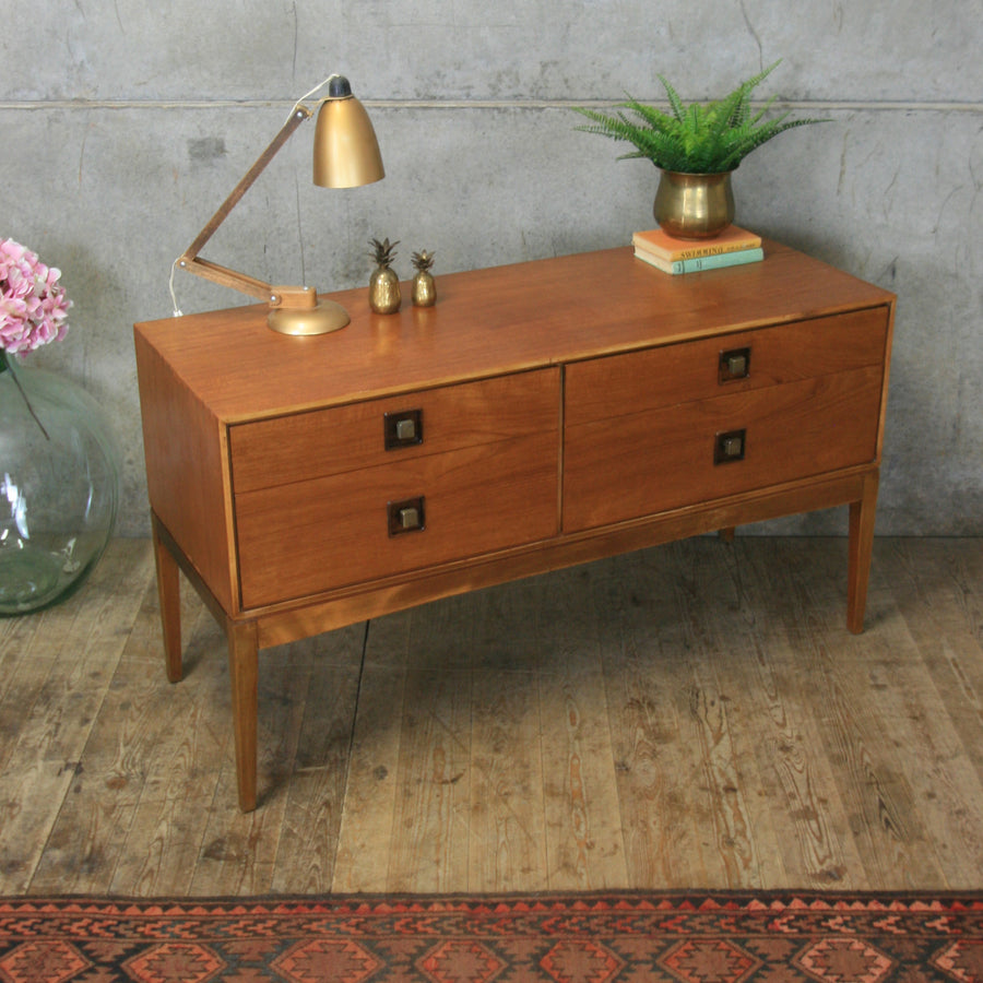 vintage-teak_mid_century_chest_of_drawers_dressing_table