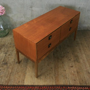 vintage-teak_mid_century_chest_of_drawers_dressing_table