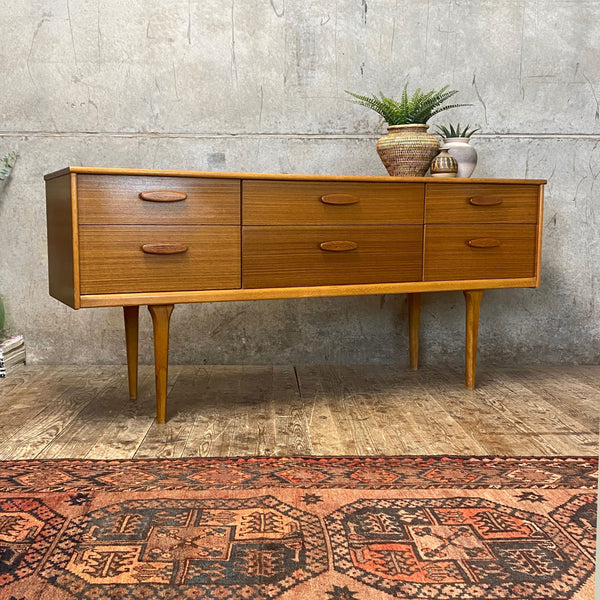 vintage_austinsuite_drawers_sideboard