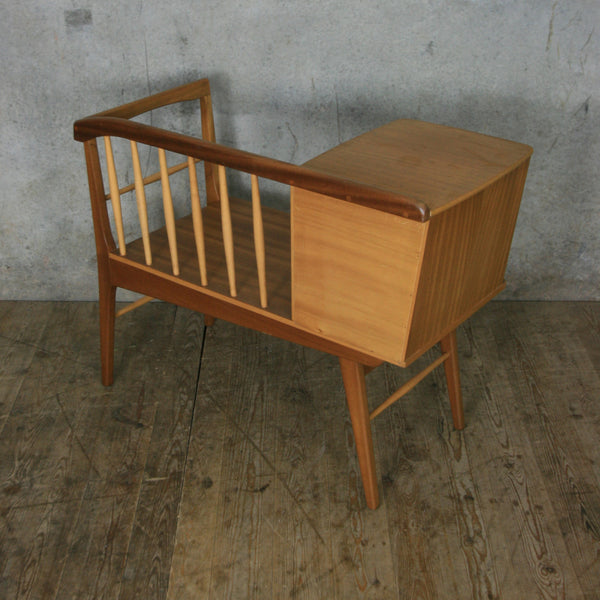 vintage_chippy_heath_telephone_seat.