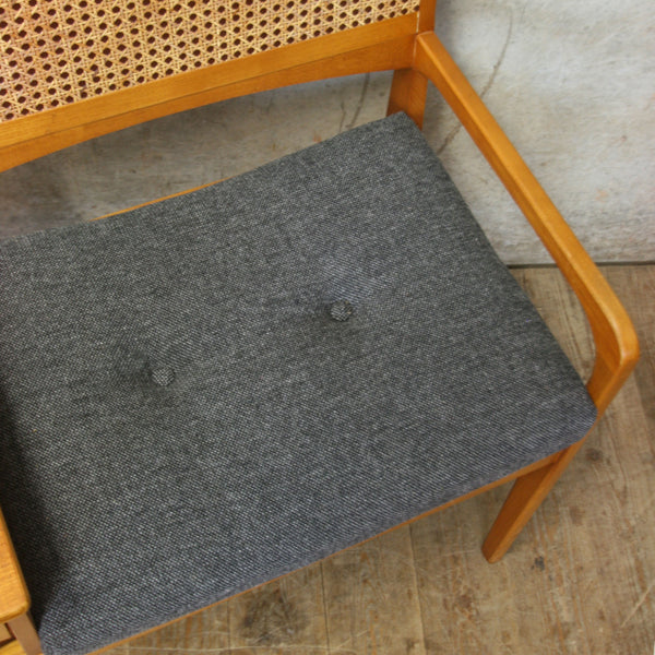 vintage_chippy_heath_telephone_seat_rattan